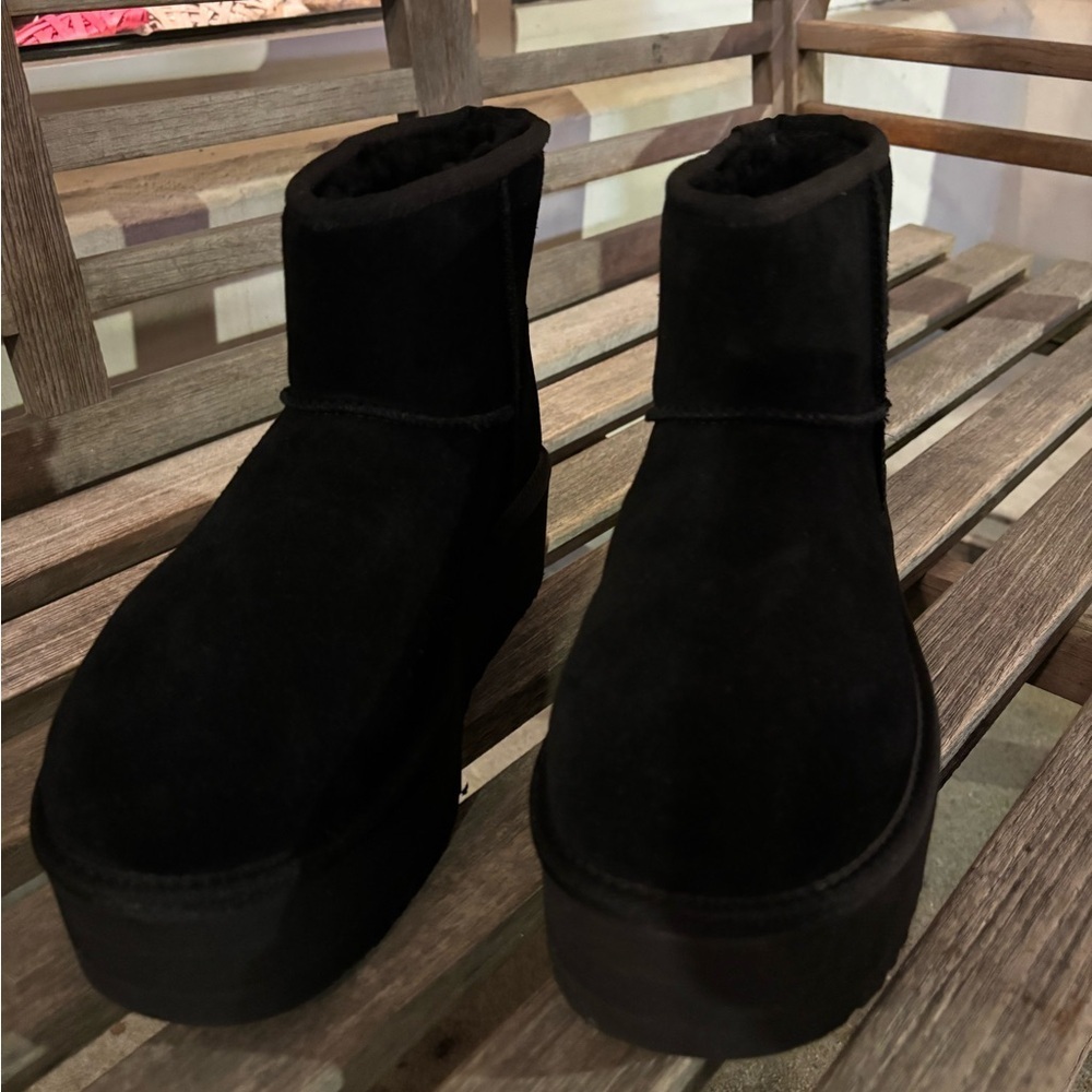 Authentic UGG Classic mini Platform Boots Black Size 9 New - Picture 8 of 9